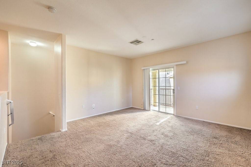 North Las Vegas, NV 89031,5950 Barbosa DR #8