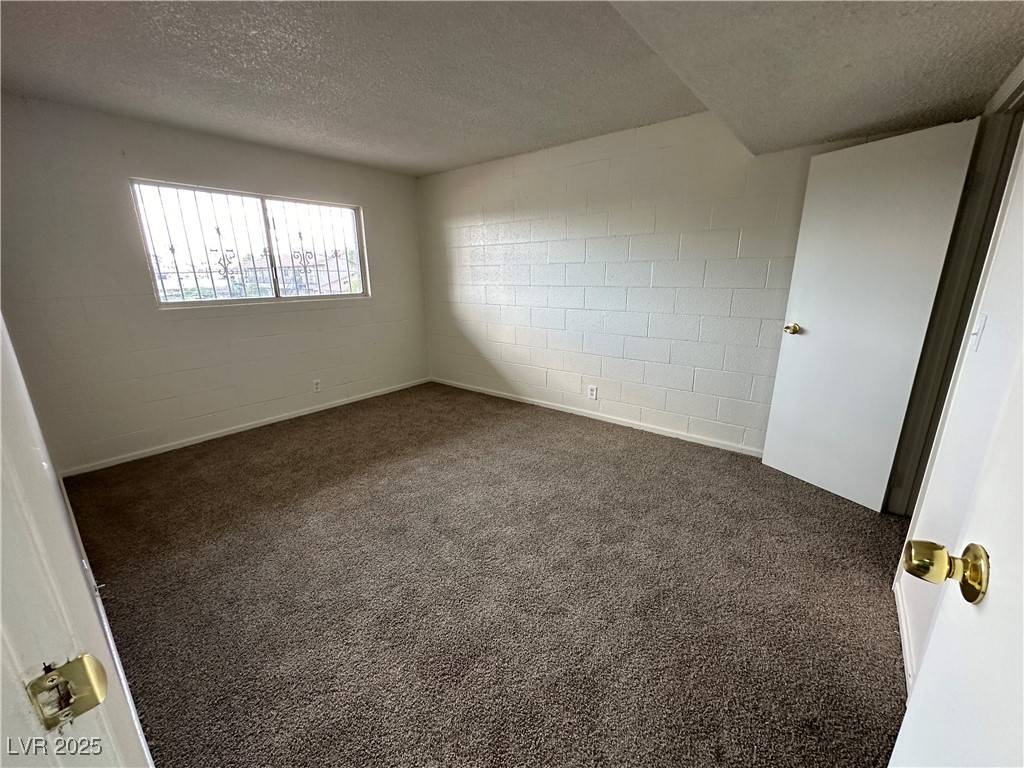 Las Vegas, NV 89169,585 S Royal Crest CIR #21