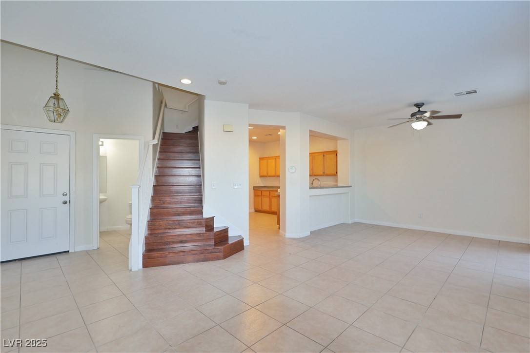 Las Vegas, NV 89147,9512 Canyonland CT
