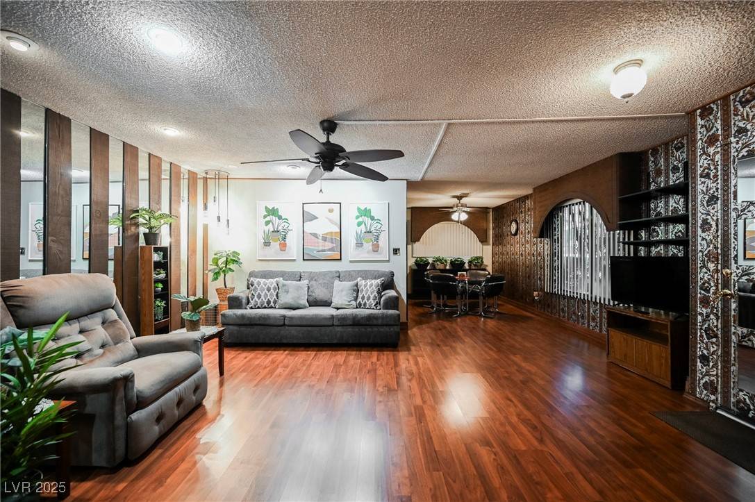 Las Vegas, NV 89169,4670 Monterey CIR #1