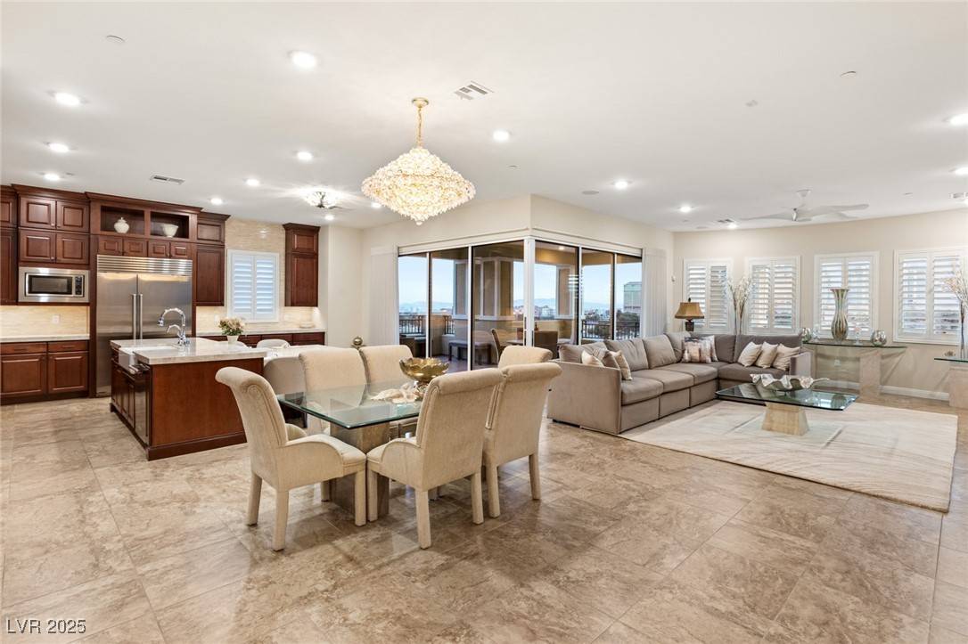 Las Vegas, NV 89144,9121 Las Manaitas AVE #401