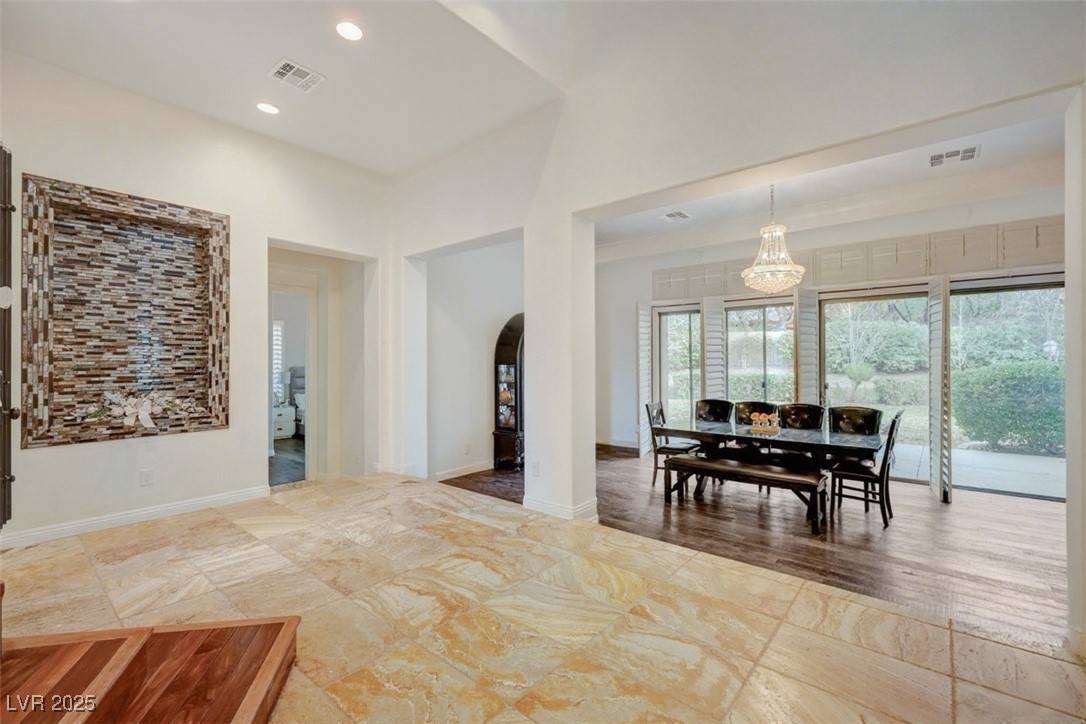 Henderson, NV 89052,6 Holly Tree CT