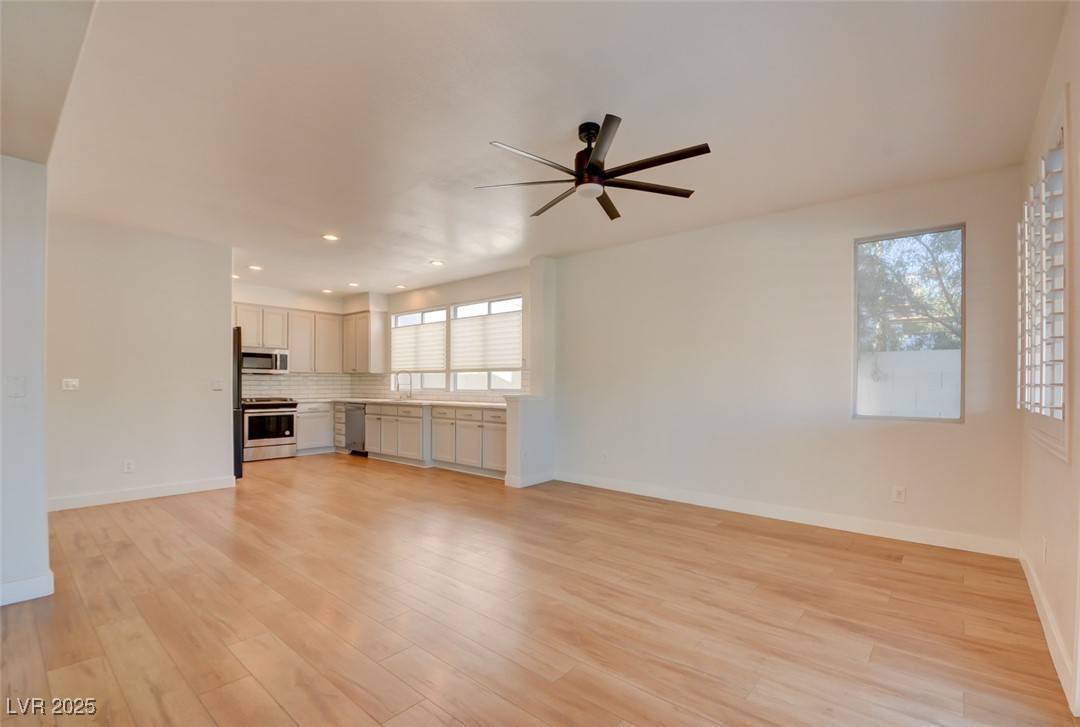 Las Vegas, NV 89147,8466 Lambert DR