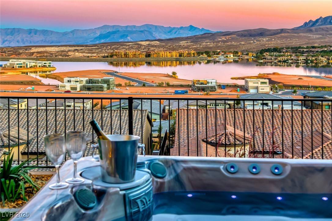 Henderson, NV 89011,116 Stone Mesa CT