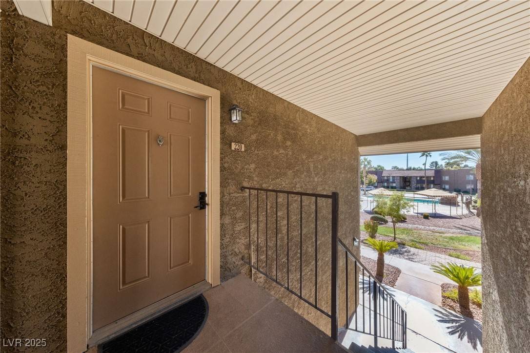 Las Vegas, NV 89103,5098 River Glen DR #220