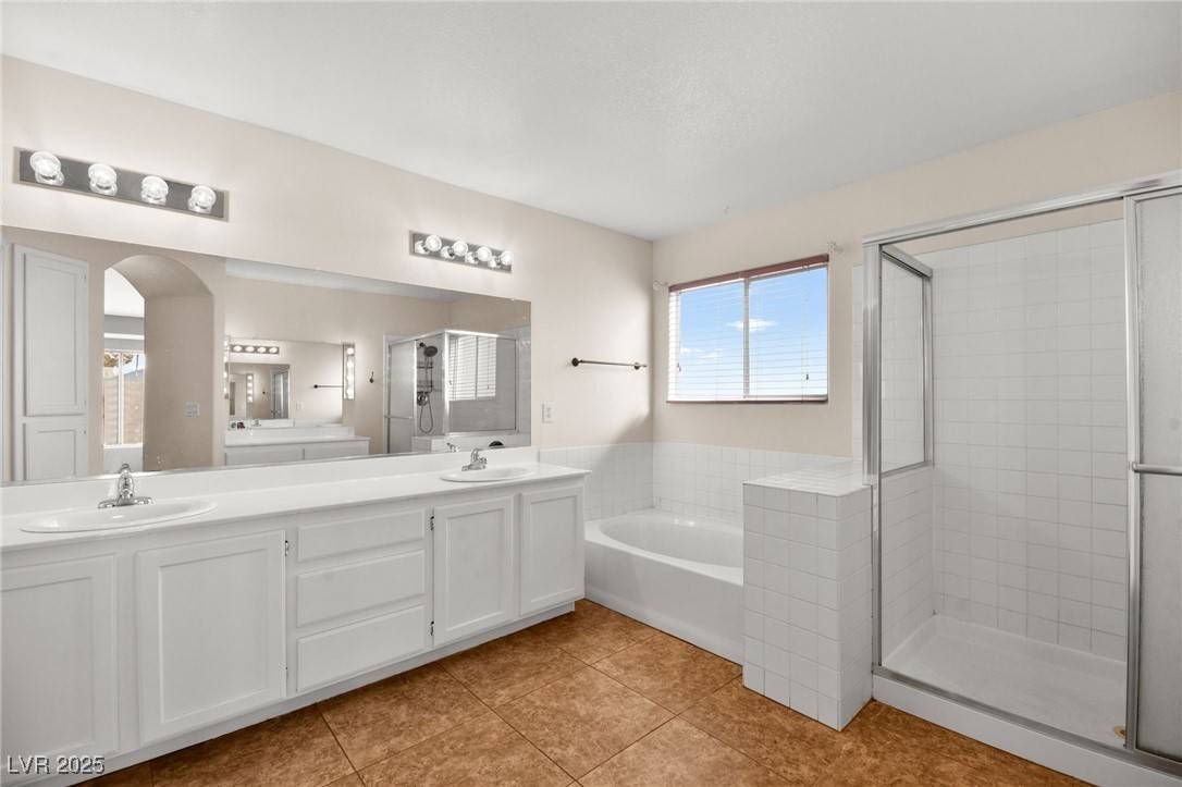 Las Vegas, NV 89131,7513 Powder River CT