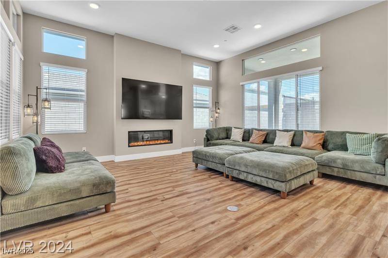 Las Vegas, NV 89166,10301 Fairview Ridge CT