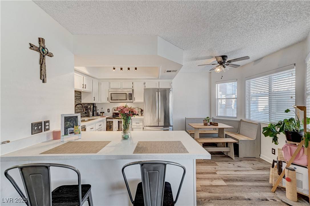Las Vegas, NV 89128,929 Rockview DR #202