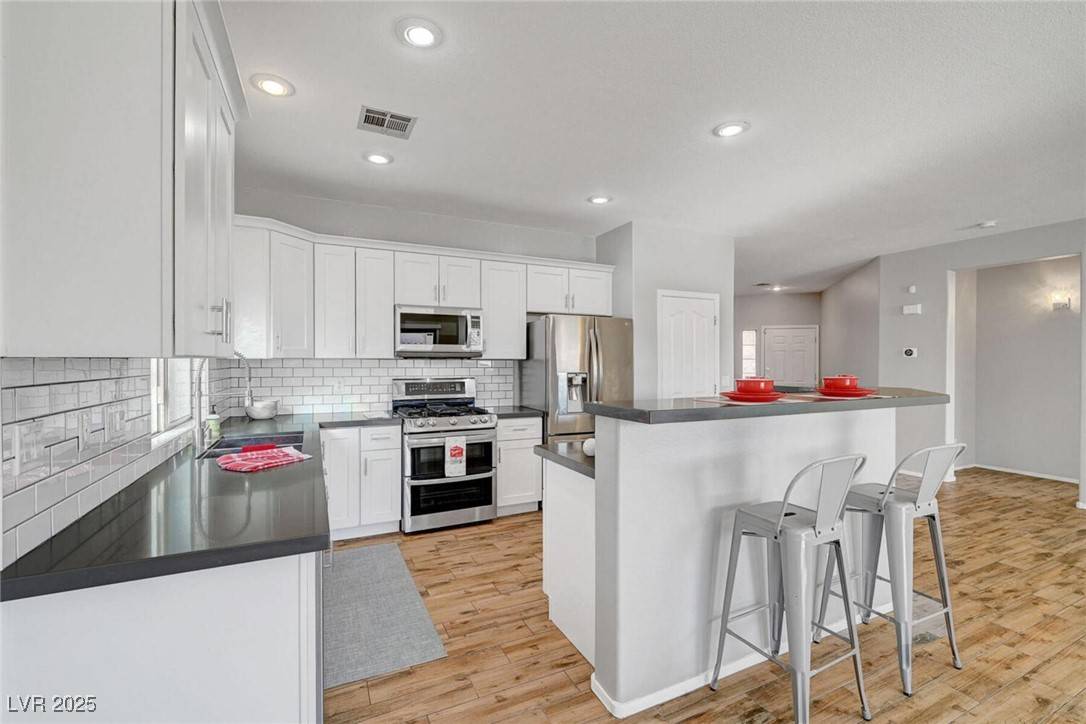 Las Vegas, NV 89122,5919 Pavilion Lakes AVE