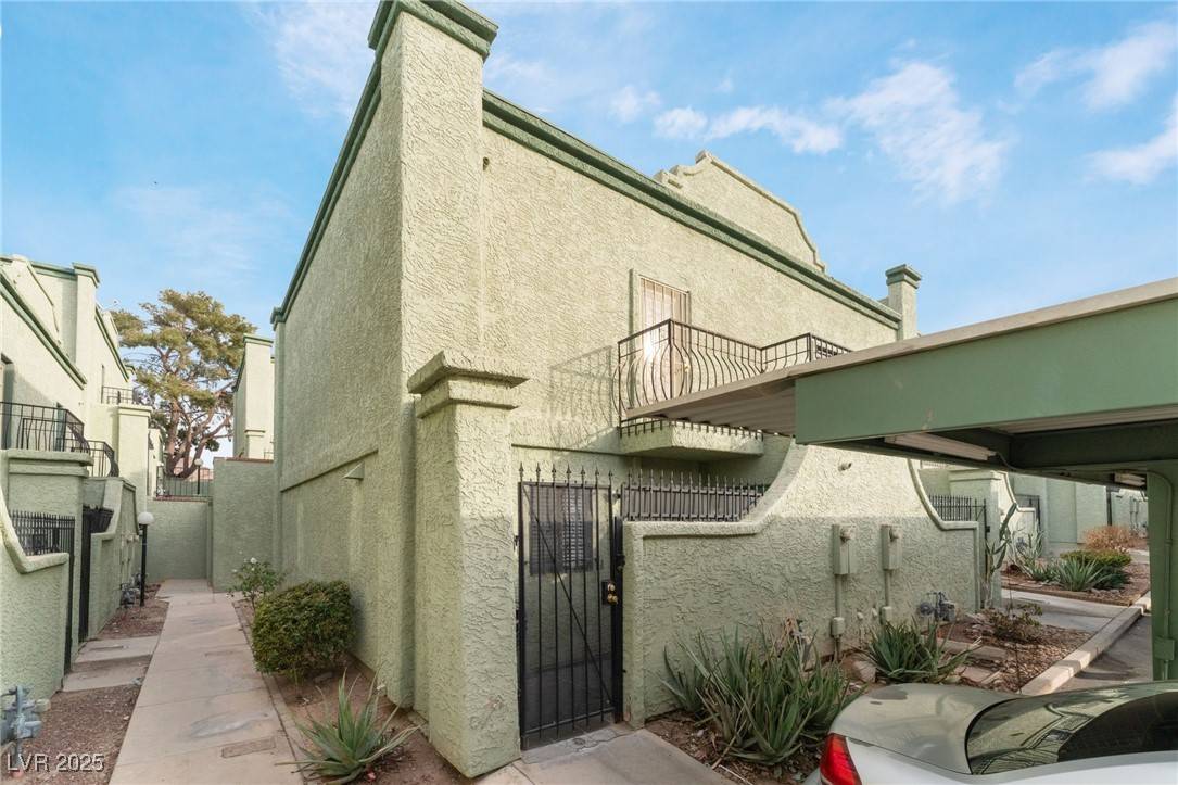 Las Vegas, NV 89156,7084 BURCOT AVE #J21