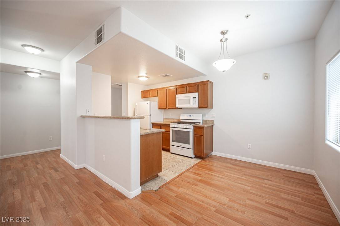 Las Vegas, NV 89113,7701 W Robindale RD #229