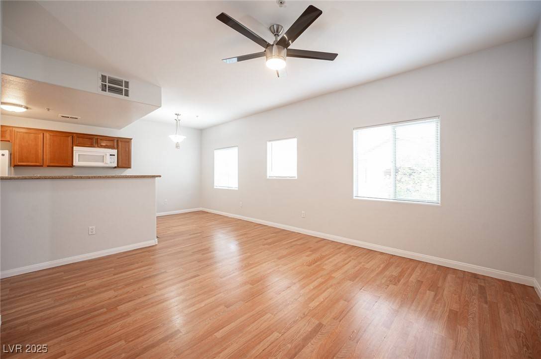 Las Vegas, NV 89113,7701 W Robindale RD #229