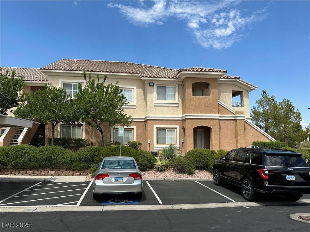 Las Vegas, NV 89144,10500 Pine Pointe AVE #207