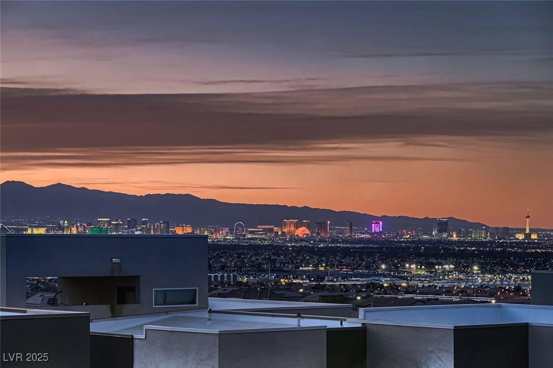 Henderson, NV 89012,284 Crimson Edge ST