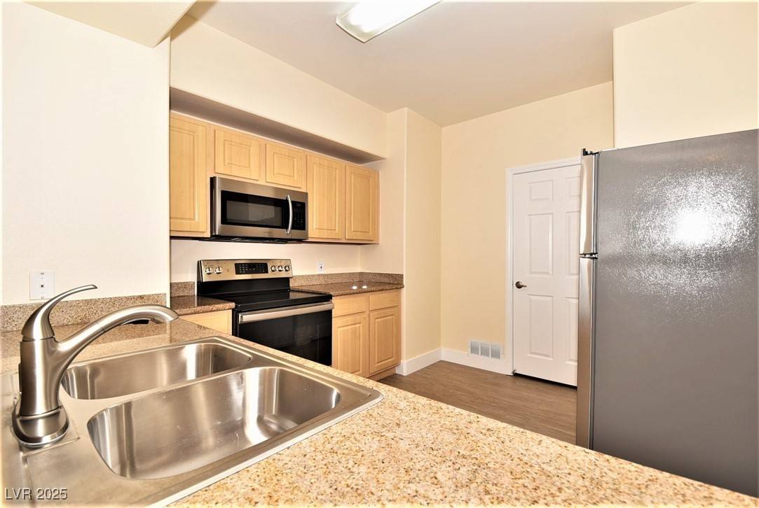 Las Vegas, NV 89113,8000 W Badura AVE #1092