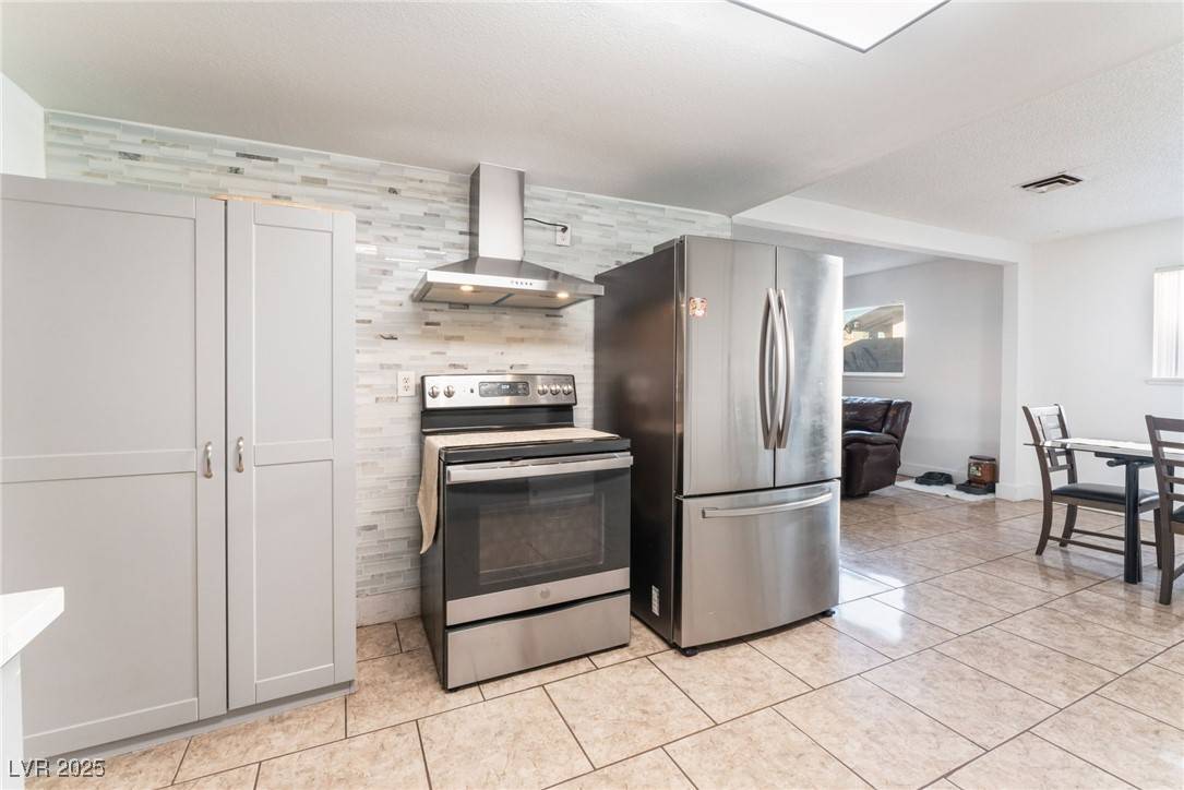 Las Vegas, NV 89106,35 Jade CIR