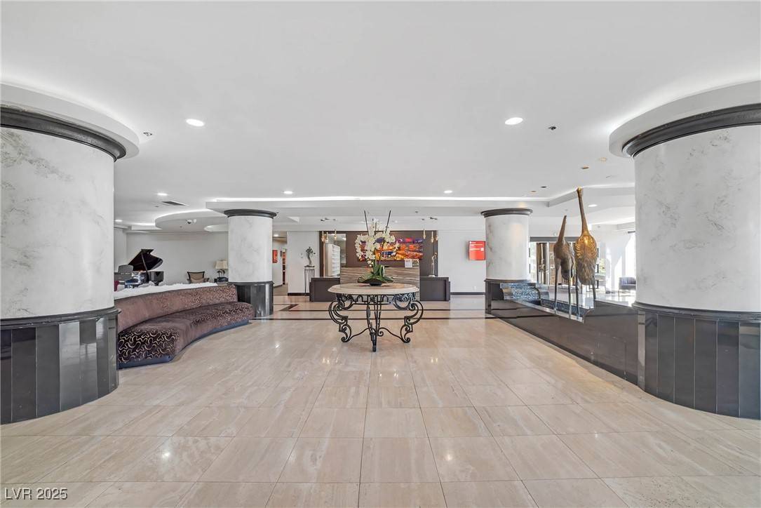 Las Vegas, NV 89109,3111 Bel Air DR #5E