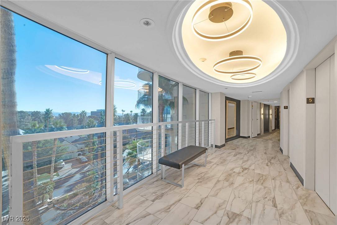Las Vegas, NV 89109,3111 Bel Air DR #5E