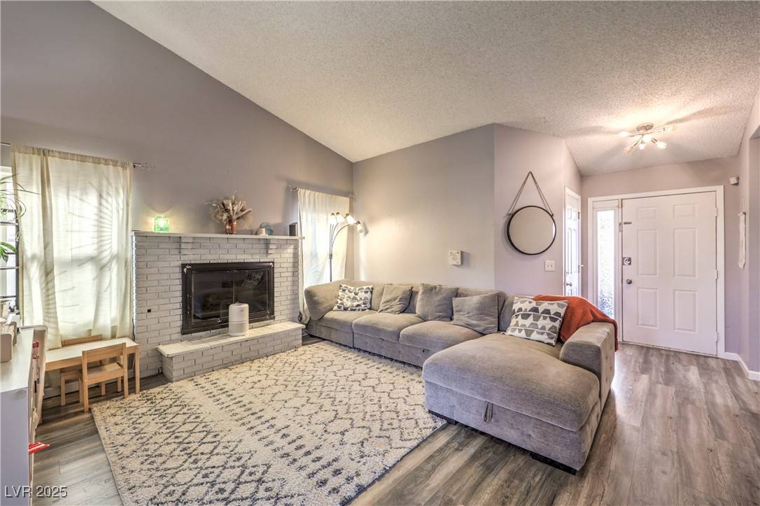 Henderson, NV 89015,914 Clipper DR
