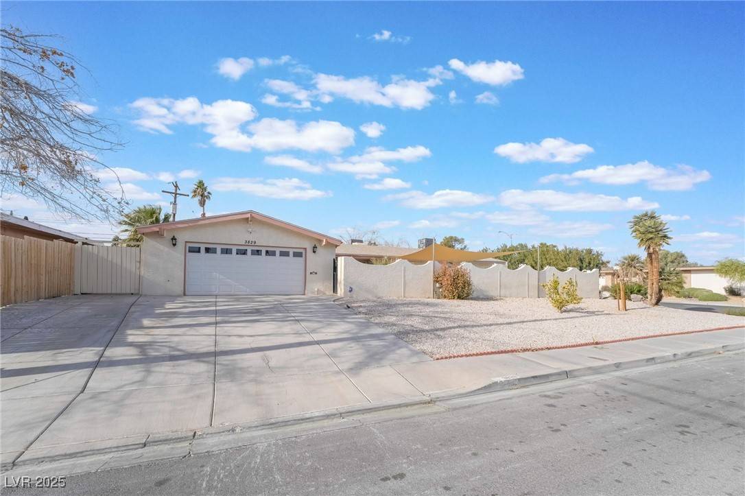 Las Vegas, NV 89169,3829 Delaware LN