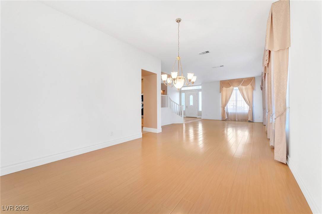 Las Vegas, NV 89148,31 Castle Creek CT