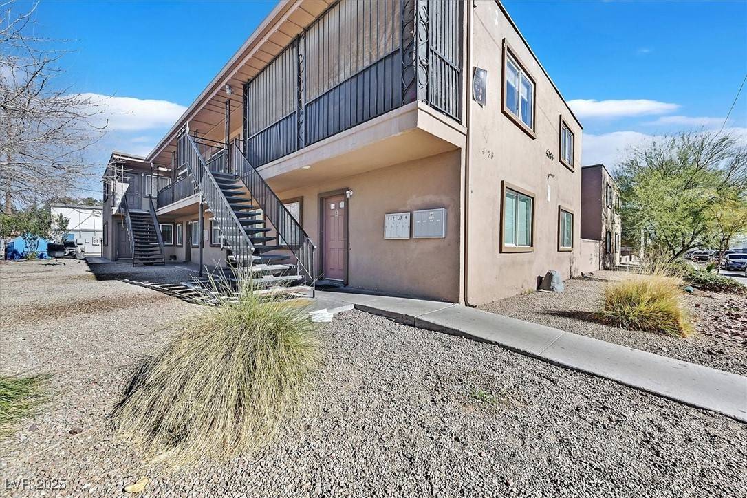 Las Vegas, NV 89102,4186 Silver Dollar AVE #8