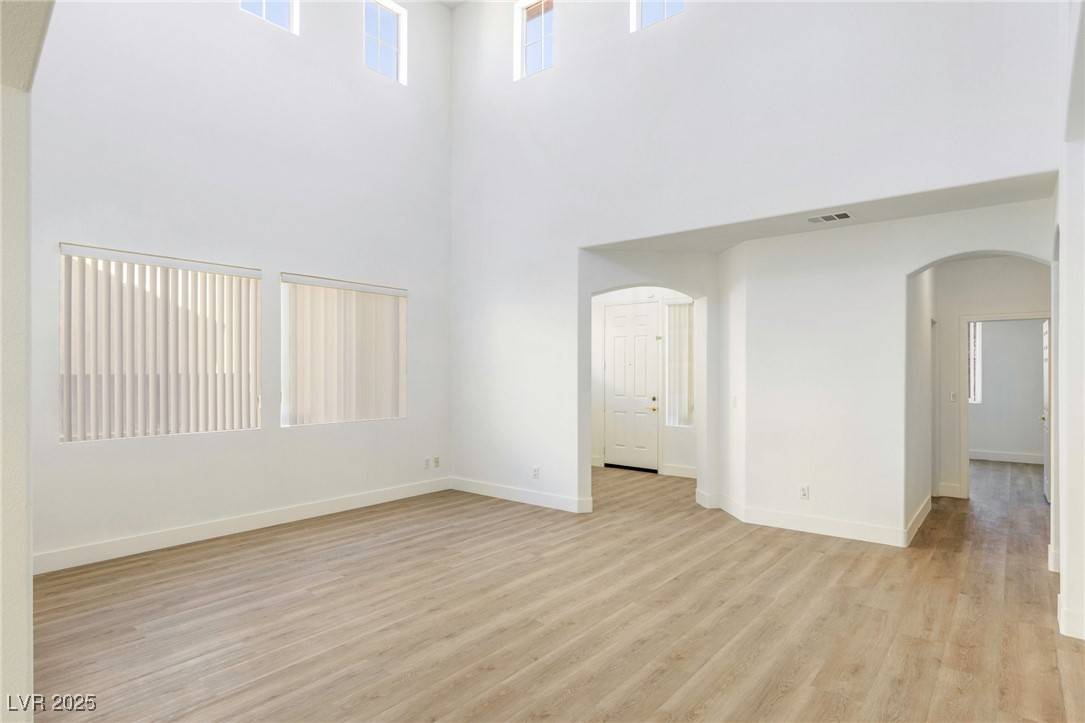 Henderson, NV 89012,185 Rocky Star ST