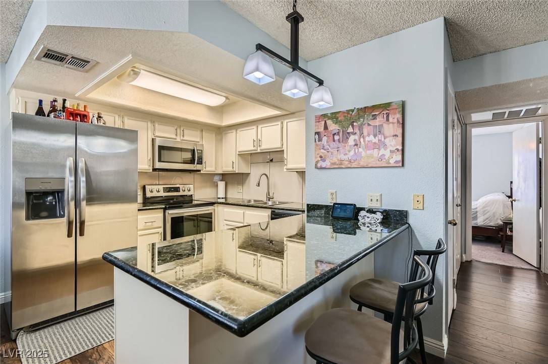 Las Vegas, NV 89128,1301 Pinto Rock DR #201