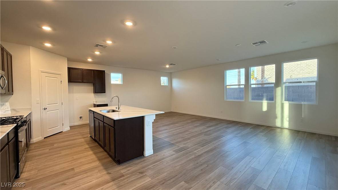 Las Vegas, NV 89113,7308 Davenbury ST