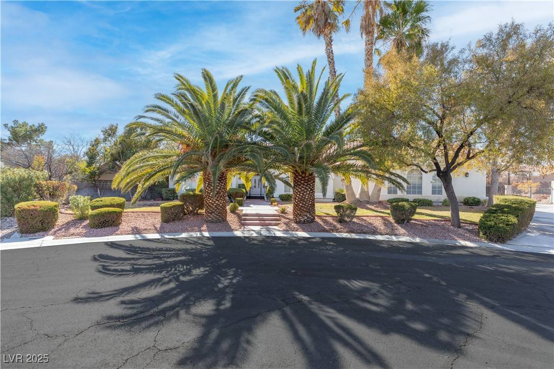 Las Vegas, NV 89149,8887 Tierney CT