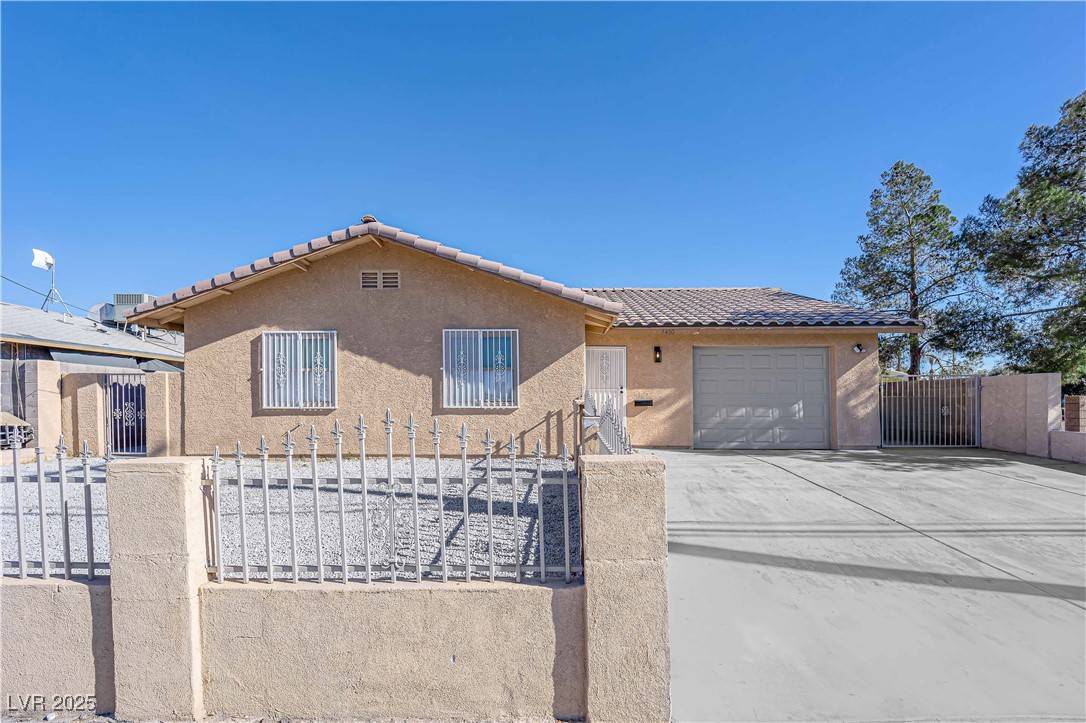 Las Vegas, NV 89121,4450 Mountain Vista ST