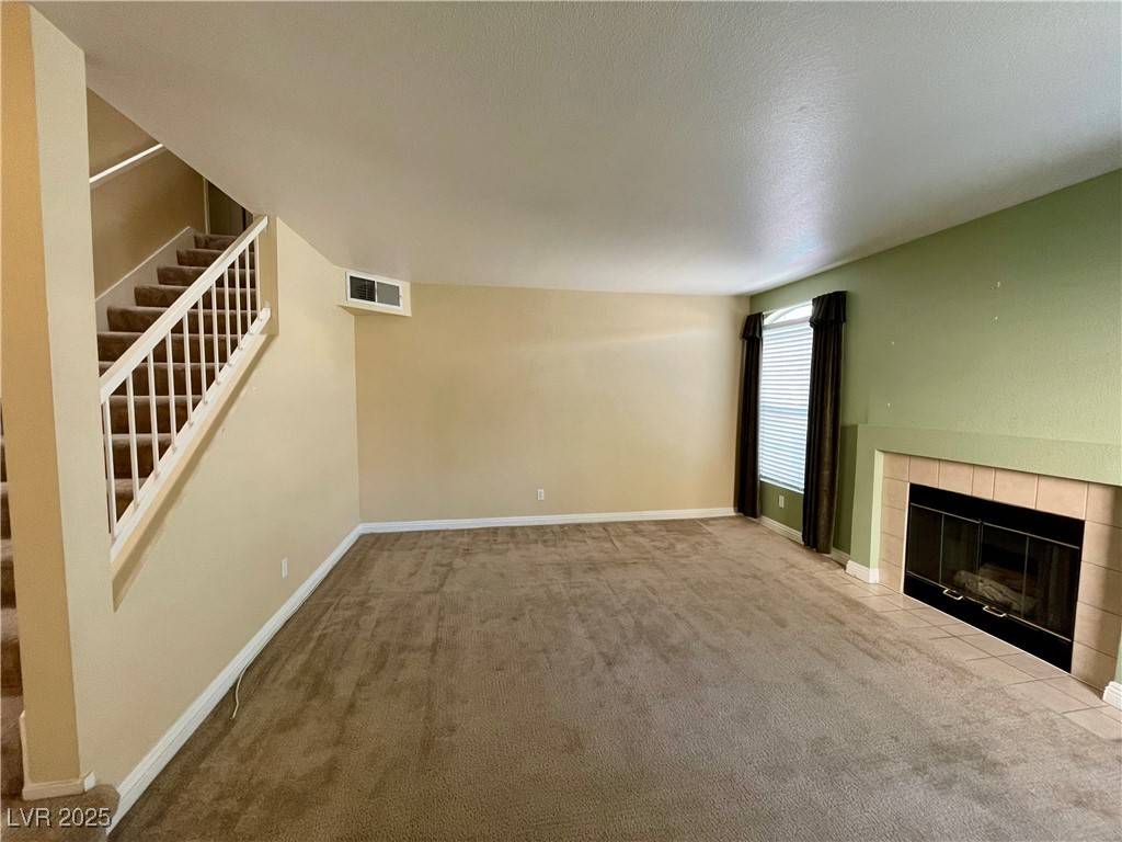 Las Vegas, NV 89129,8441 Blue Island AVE