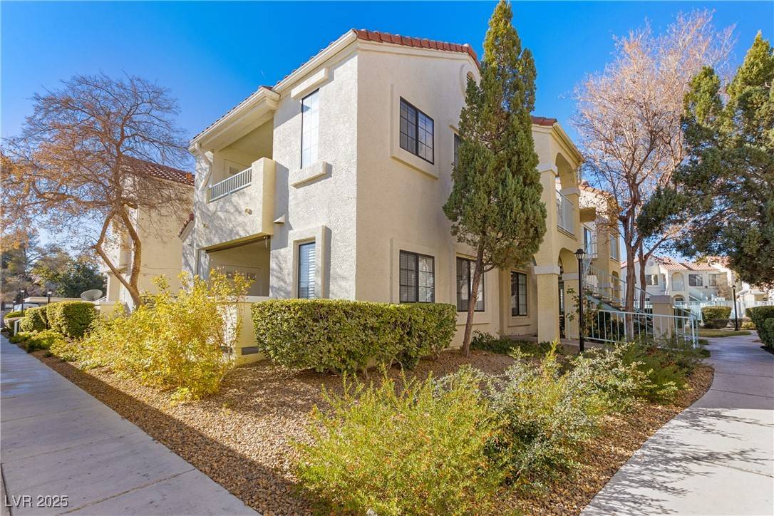 Las Vegas, NV 89103,4877 S Torrey Pines DR #202