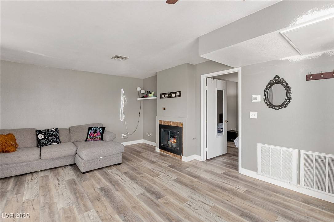 Las Vegas, NV 89103,4877 S Torrey Pines DR #202