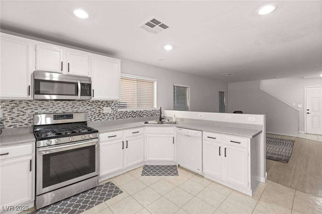 Las Vegas, NV 89183,104 Masserta CT