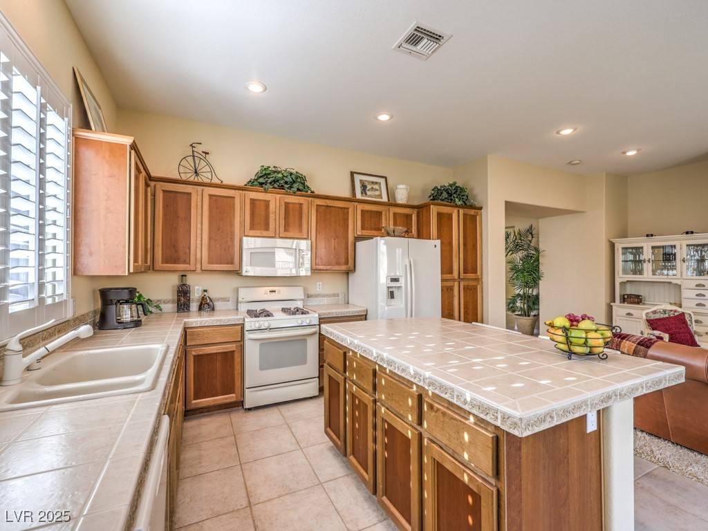 Henderson, NV 89052,30 Fountainhead CIR