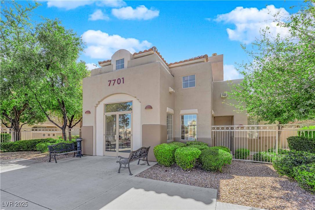 Las Vegas, NV 89128,1909 Desert Falls CT #104