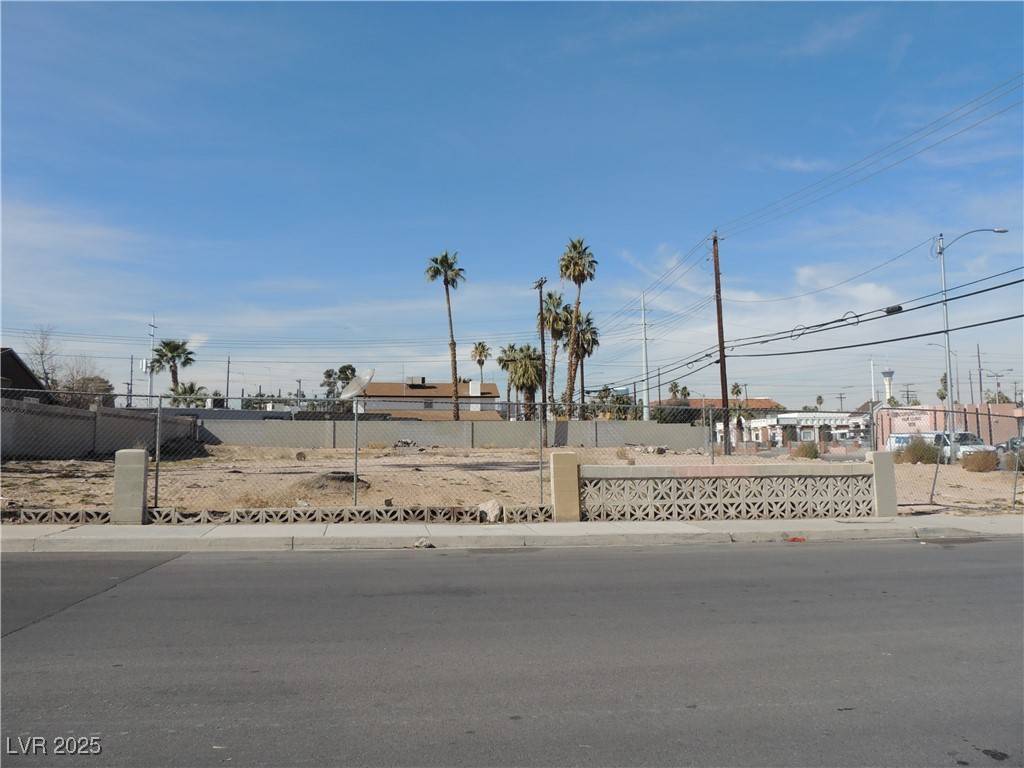 Las Vegas, NV 89169,3313 Seneca DR
