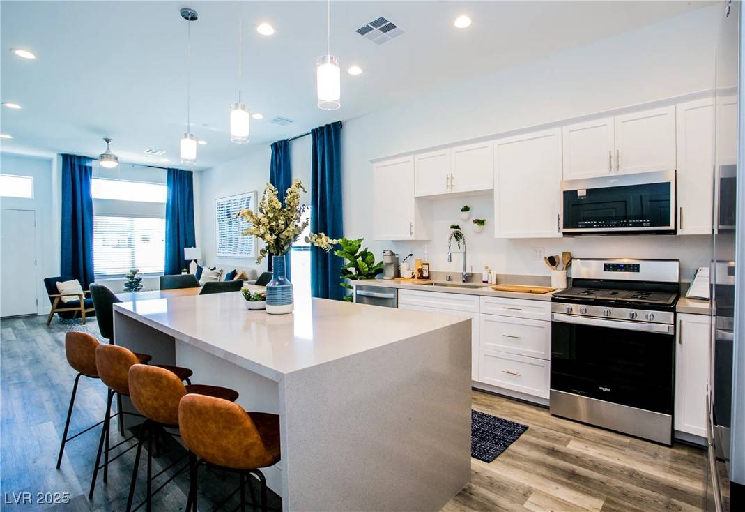 Las Vegas, NV 89166,10539 Prospering Valley WAY