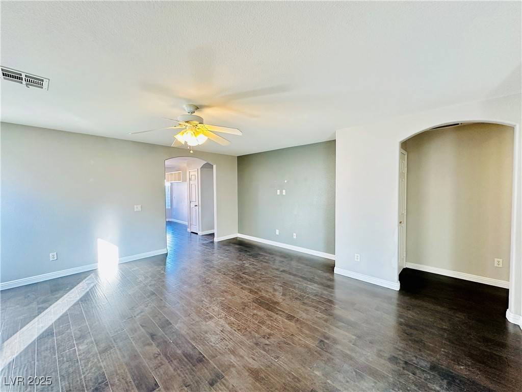 Las Vegas, NV 89141,5054 Benezette CT