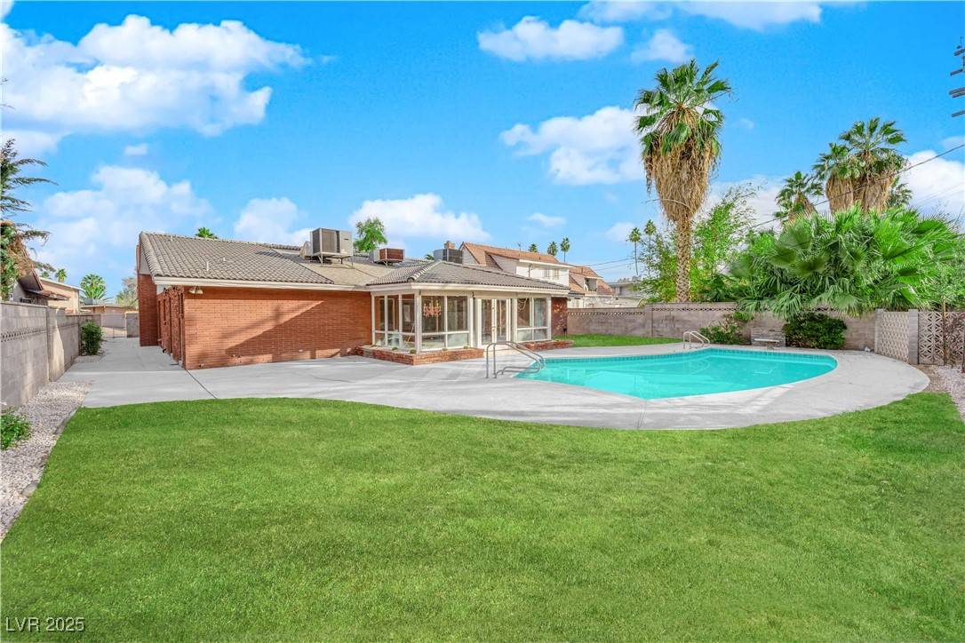 Las Vegas, NV 89104,1812 S 16th ST
