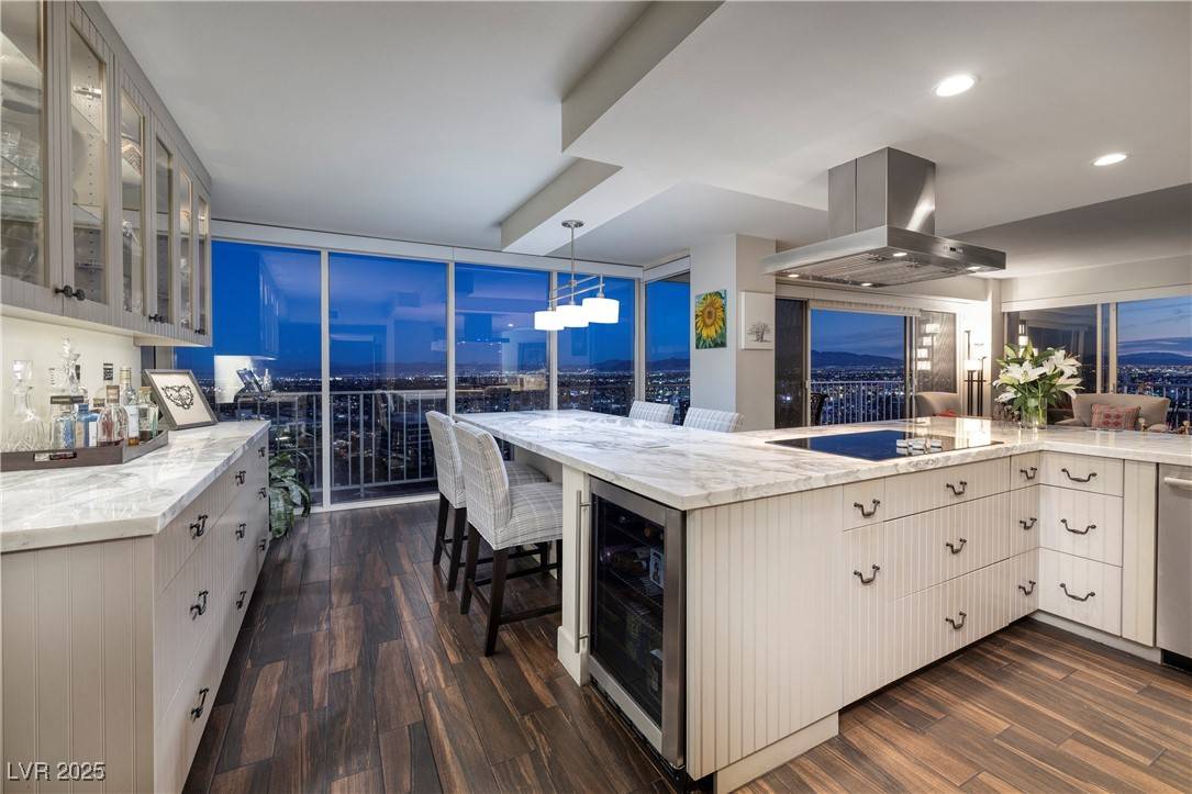 Las Vegas, NV 89109,3111 Bel Air DR #20H