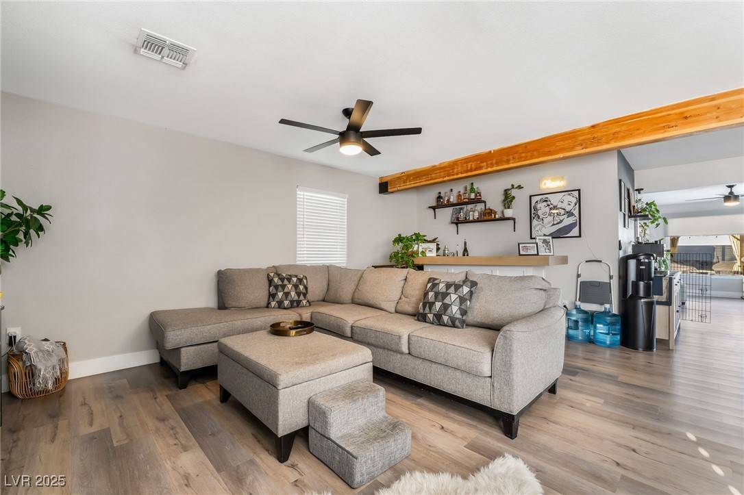 Las Vegas, NV 89121,4818 El Tesoro AVE