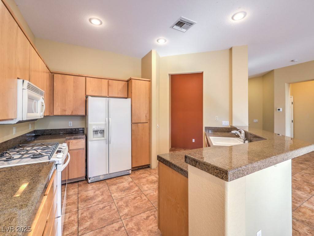 Henderson, NV 89052,17 Haig Point CT