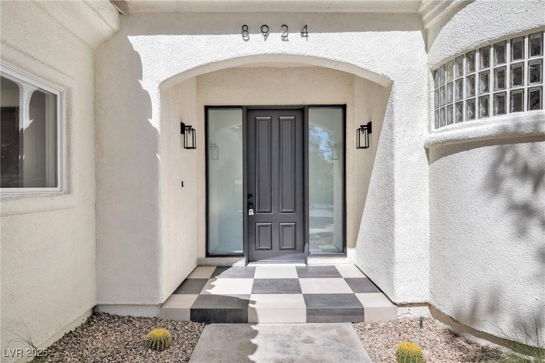 Las Vegas, NV 89117,8924 Rainbow Ridge DR