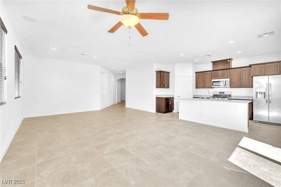 North Las Vegas, NV 89081,5640 Akula Bay ST