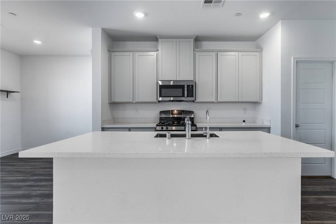 Henderson, NV 89015,230 Palisade Falls AVE