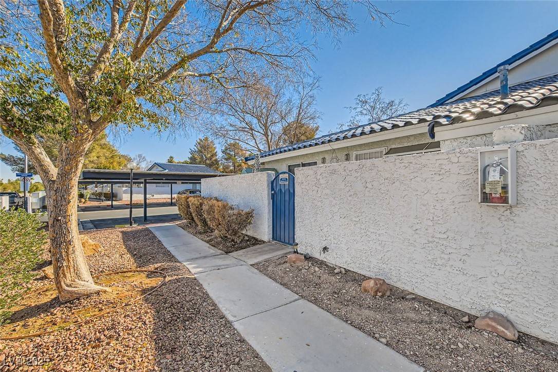 Las Vegas, NV 89108,2137 Willowbury DR #B