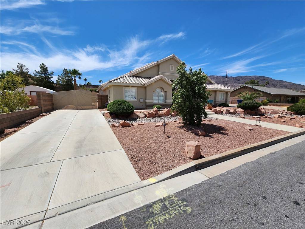 Henderson, NV 89015,121 E Cypress DR