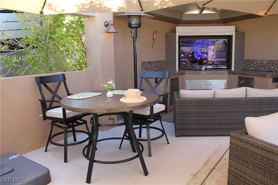 Las Vegas, NV 89139,8175 Arville ST #212